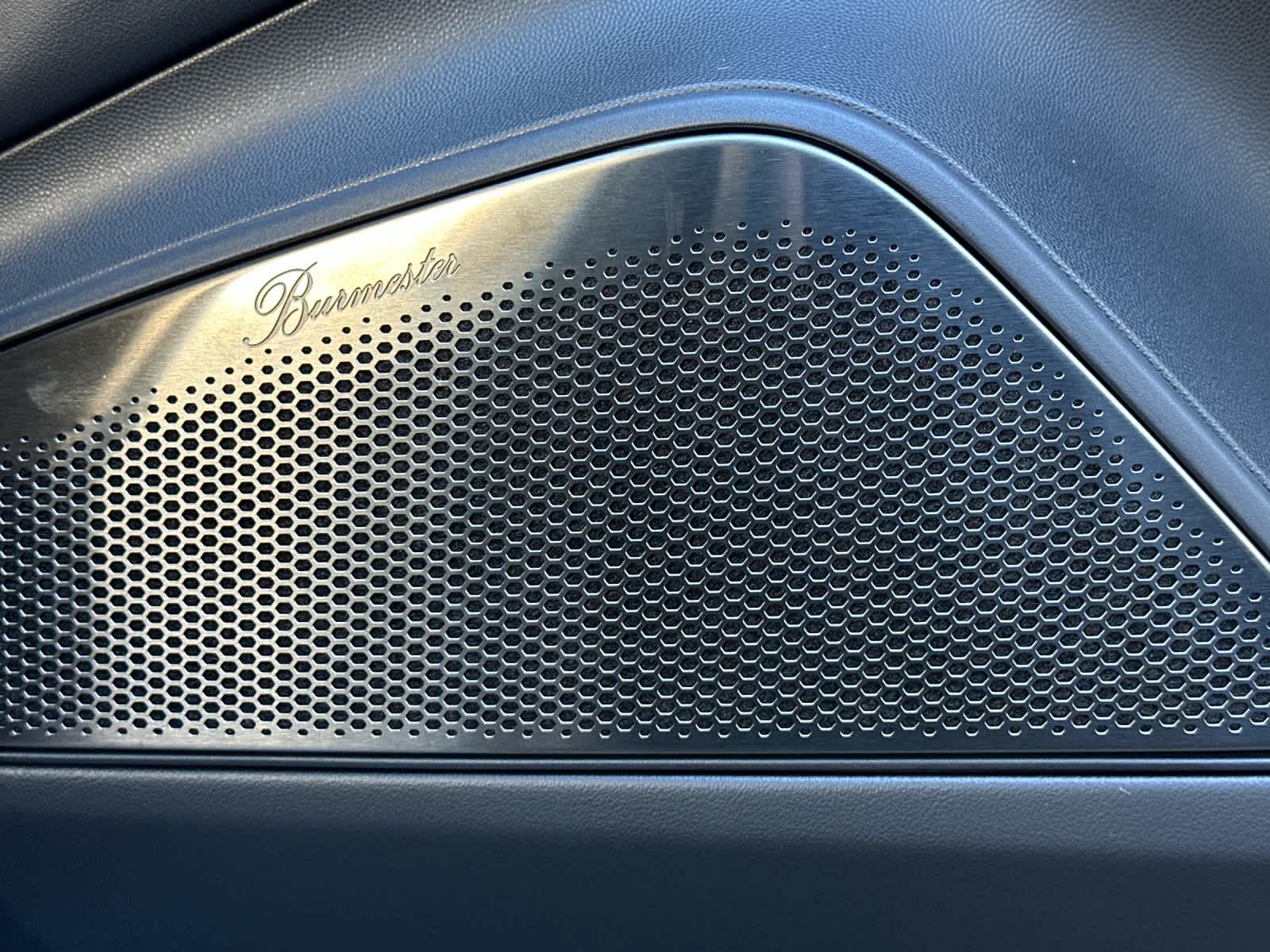 Thumbnail: 2025 Porsche Macan - 20