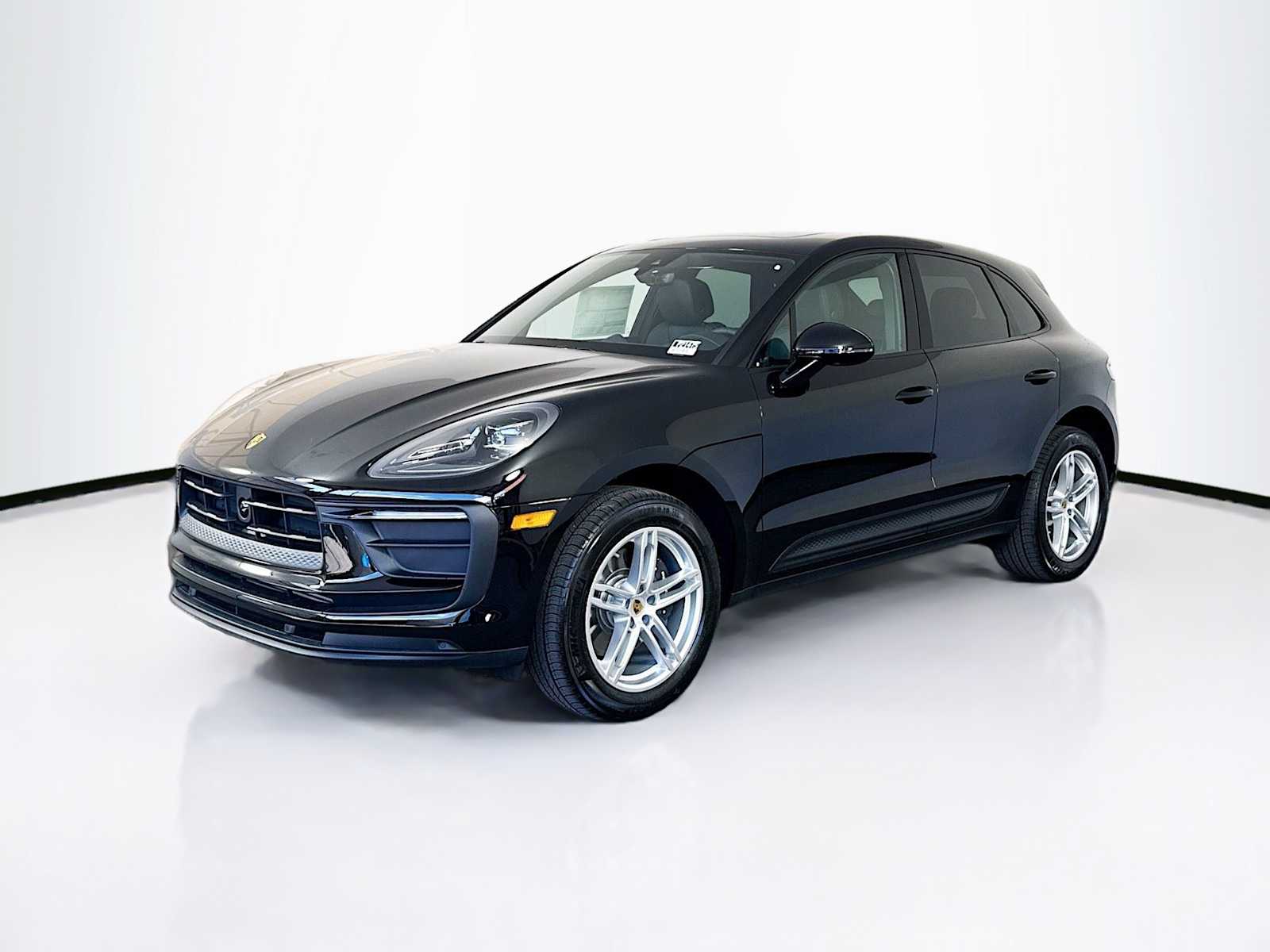 Thumbnail: 2026 Porsche Macan - 1