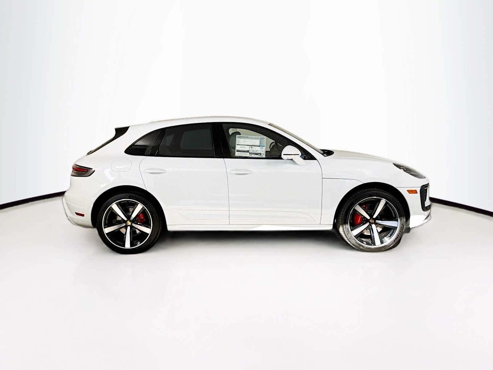 Thumbnail: 2026 Porsche Macan - 8