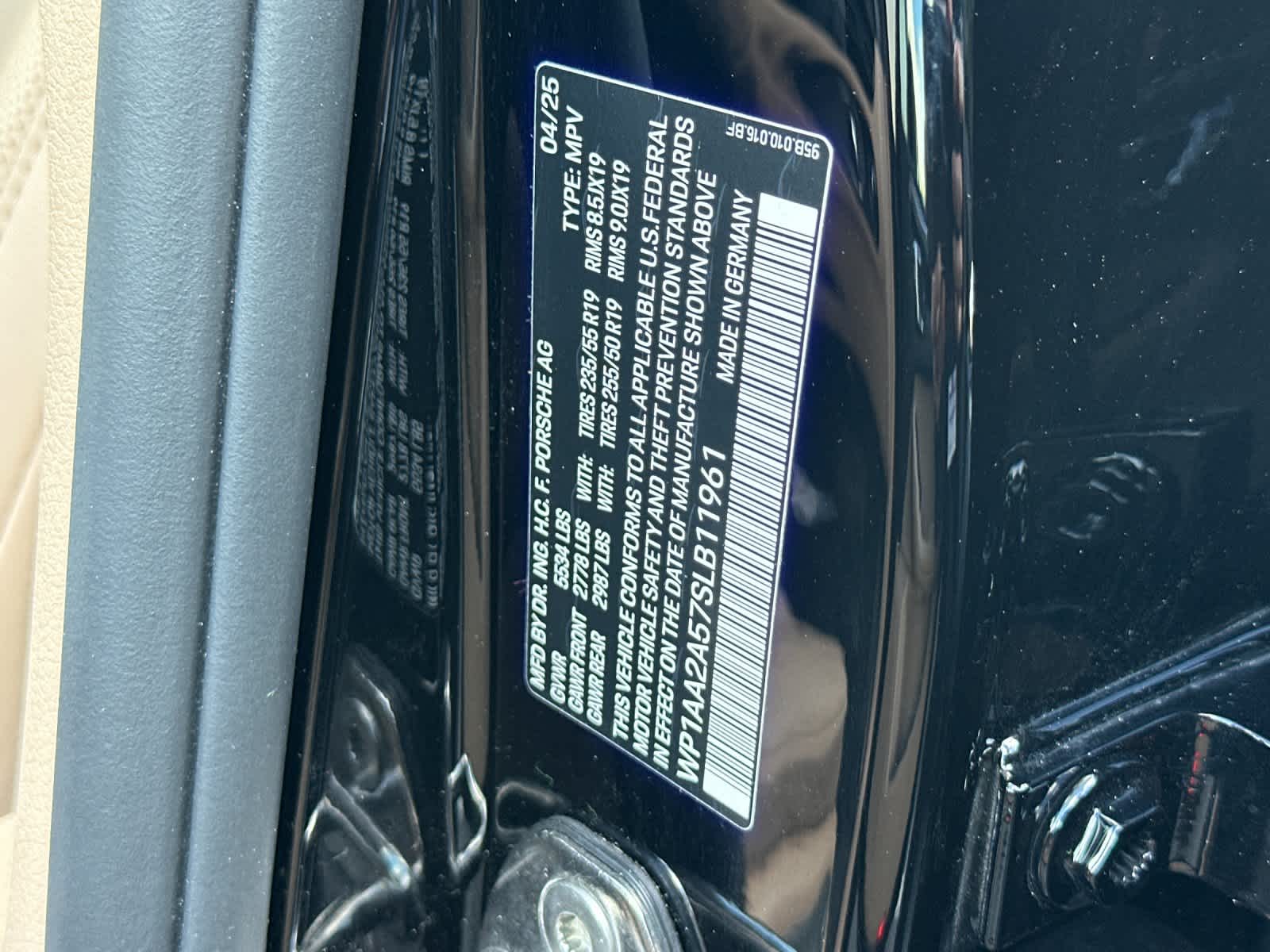 Thumbnail: 2025 Porsche Macan - 33