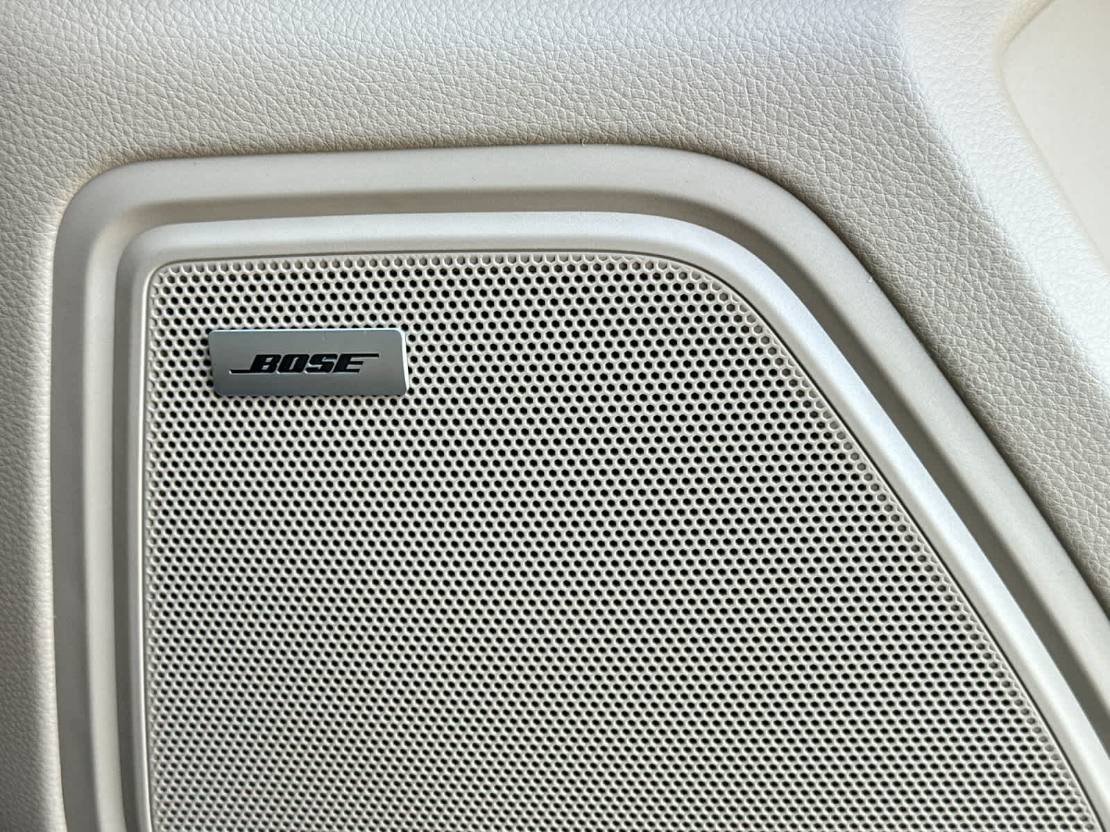 Thumbnail: 2026 Porsche Macan - 20