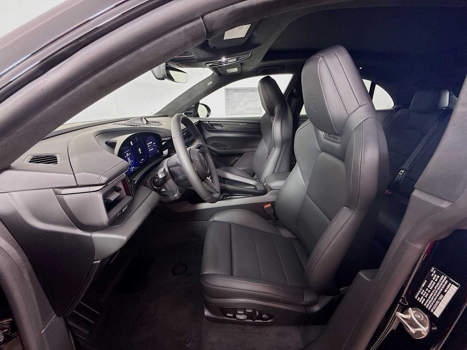 Thumbnail: 2025 Porsche Macan - 5