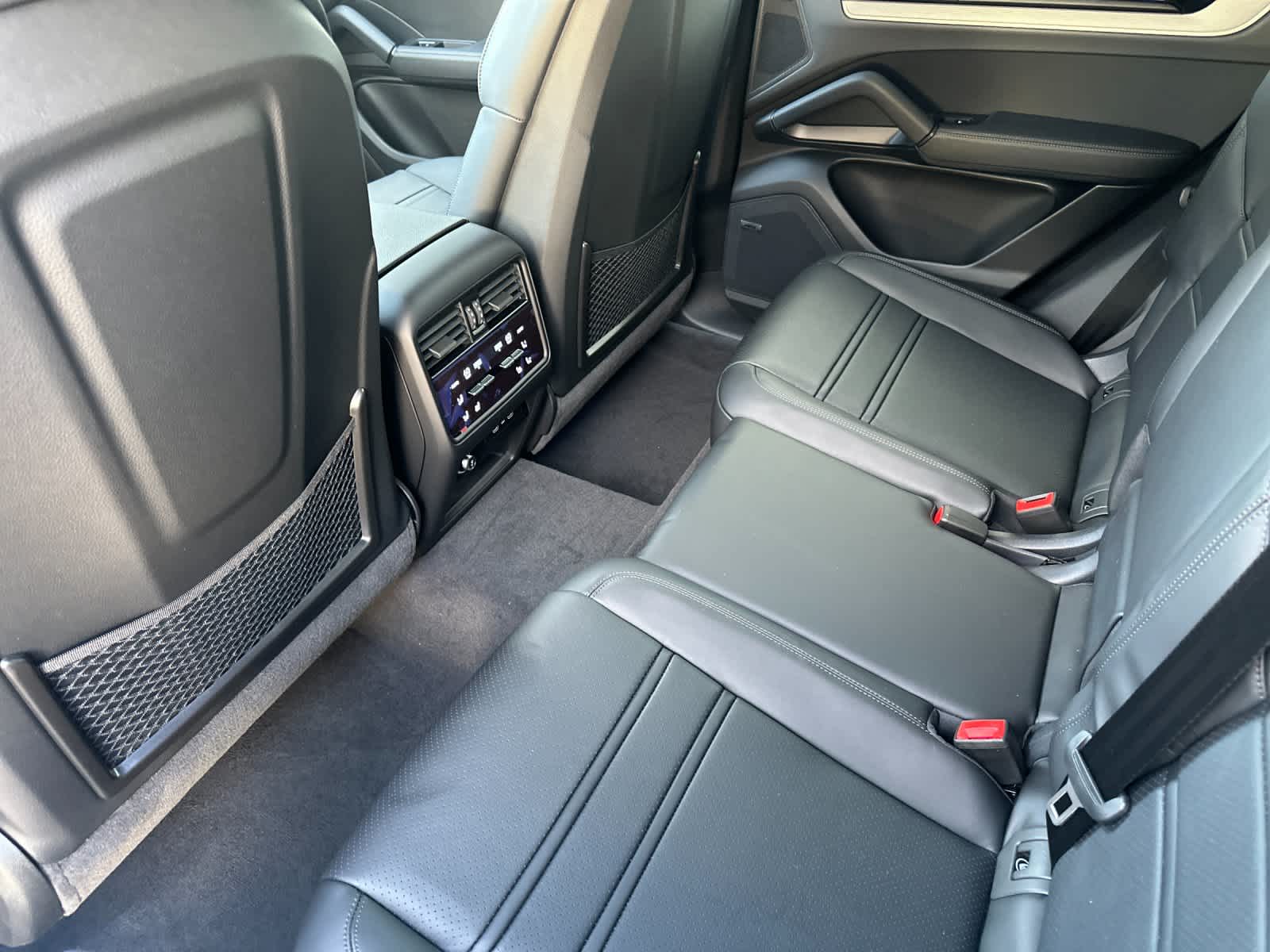 Thumbnail: 2026 Porsche Cayenne - 13