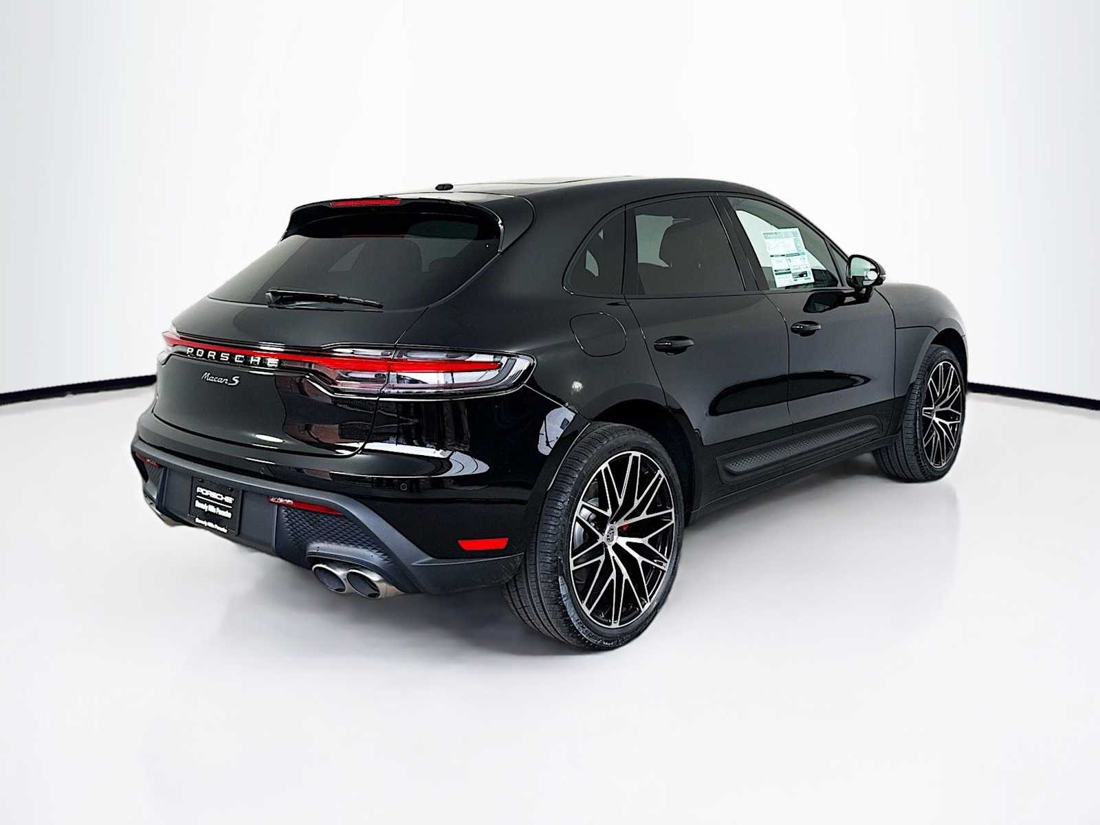 Thumbnail: 2025 Porsche Macan - 9
