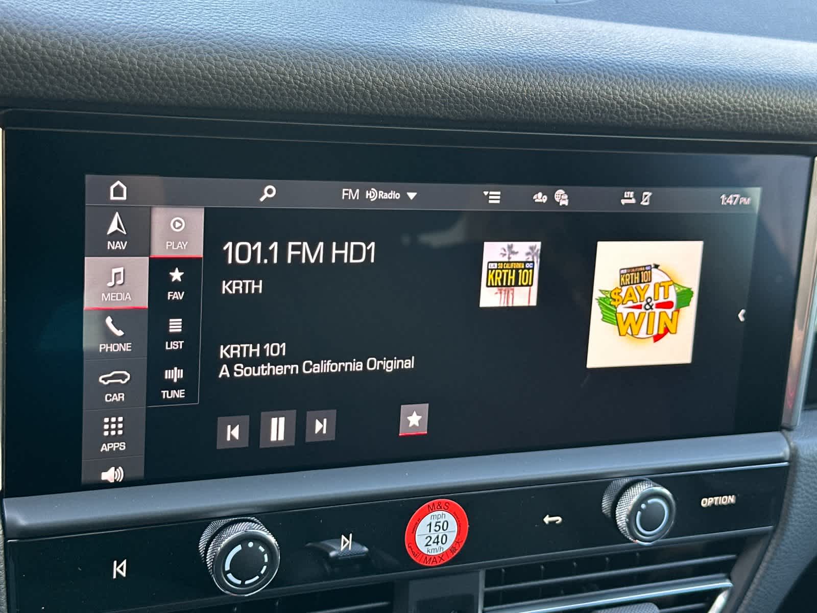 Thumbnail: 2026 Porsche Macan - 20