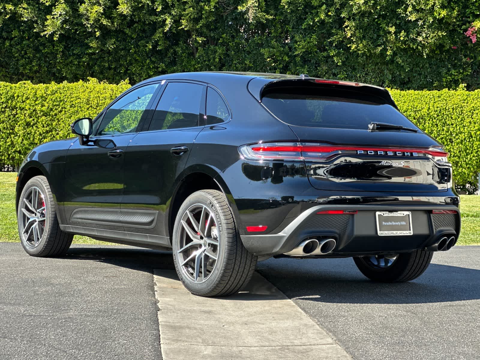 Thumbnail: 2026 Porsche Macan - 3