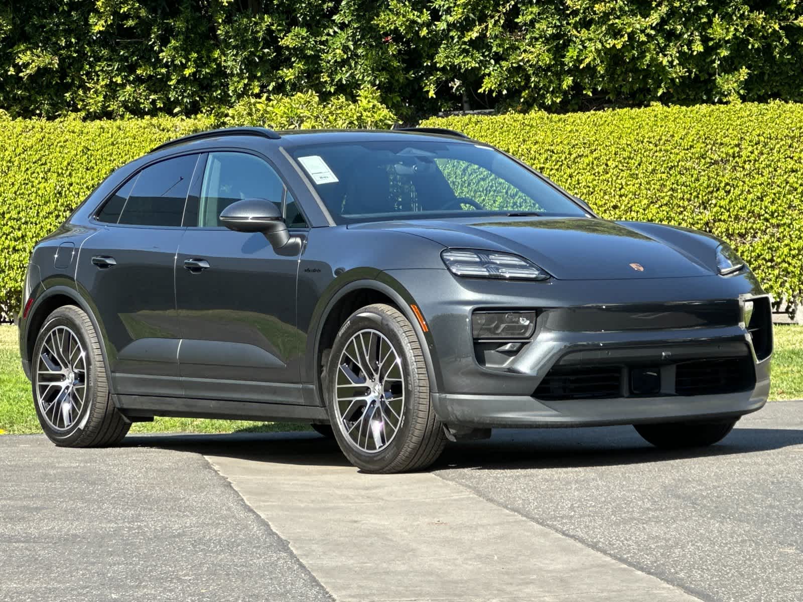 Thumbnail: 2025 Porsche Macan - 10