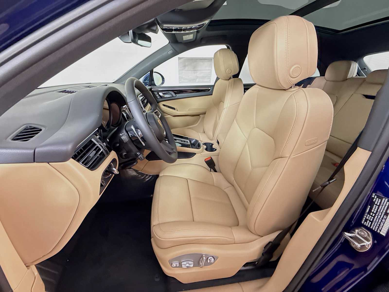 Thumbnail: 2026 Porsche Macan - 5