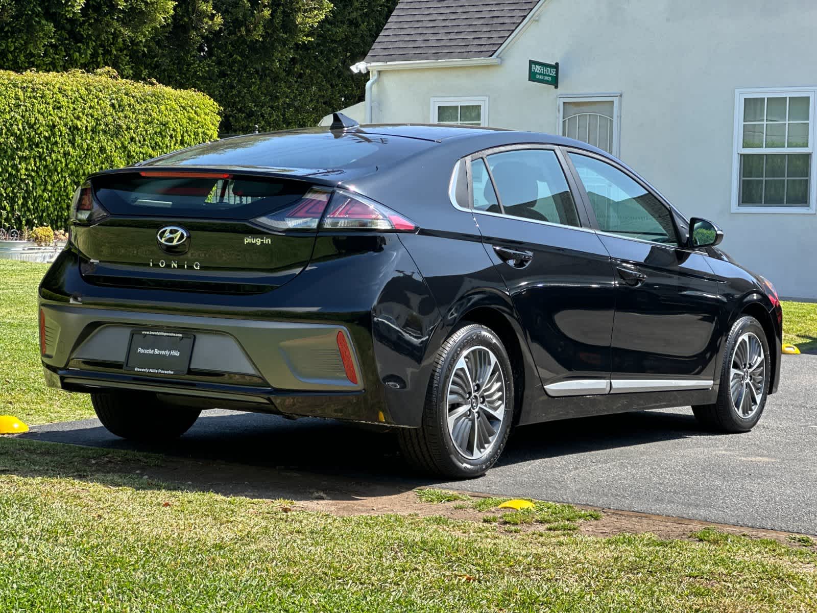 Thumbnail: 2022 Hyundai Ioniq - 8