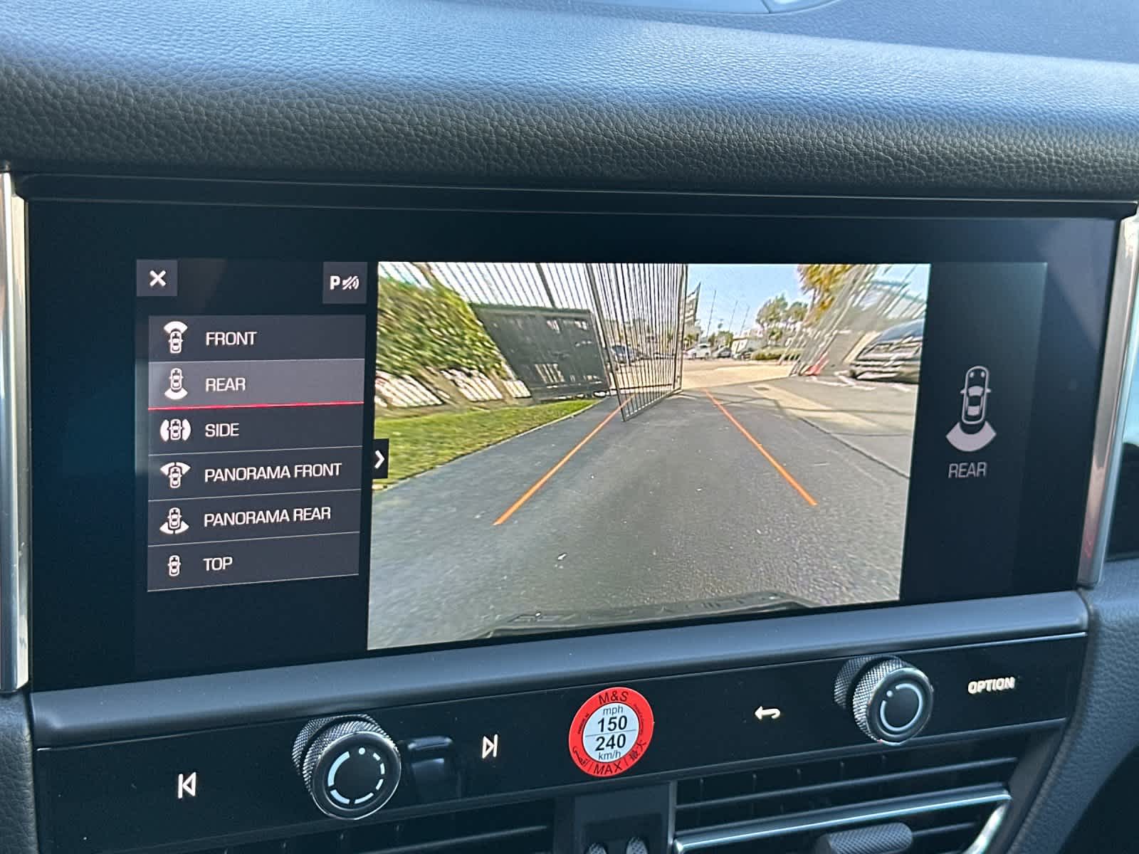 Thumbnail: 2026 Porsche Macan - 22