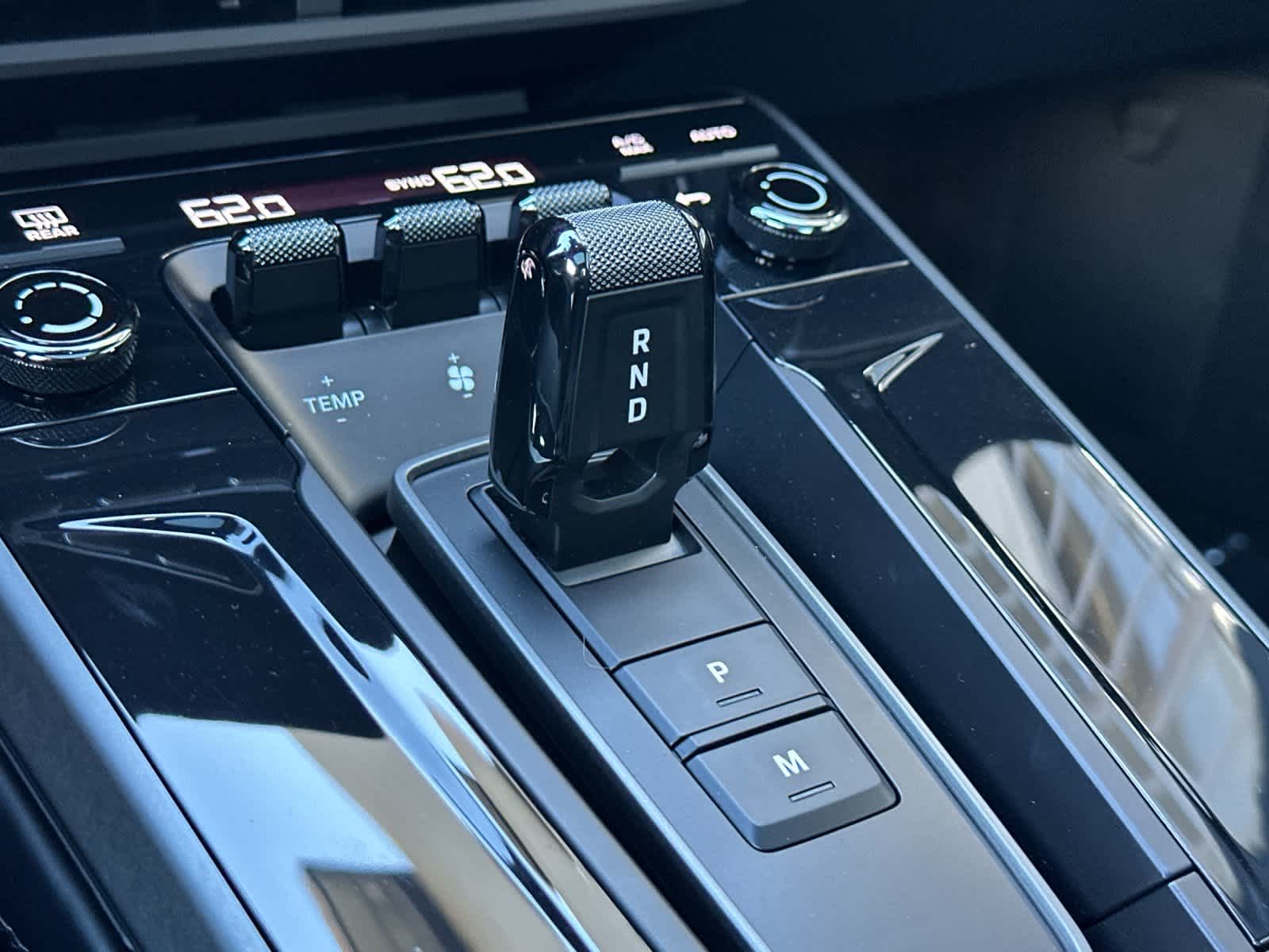 Thumbnail: 2025 Porsche 911 - 21