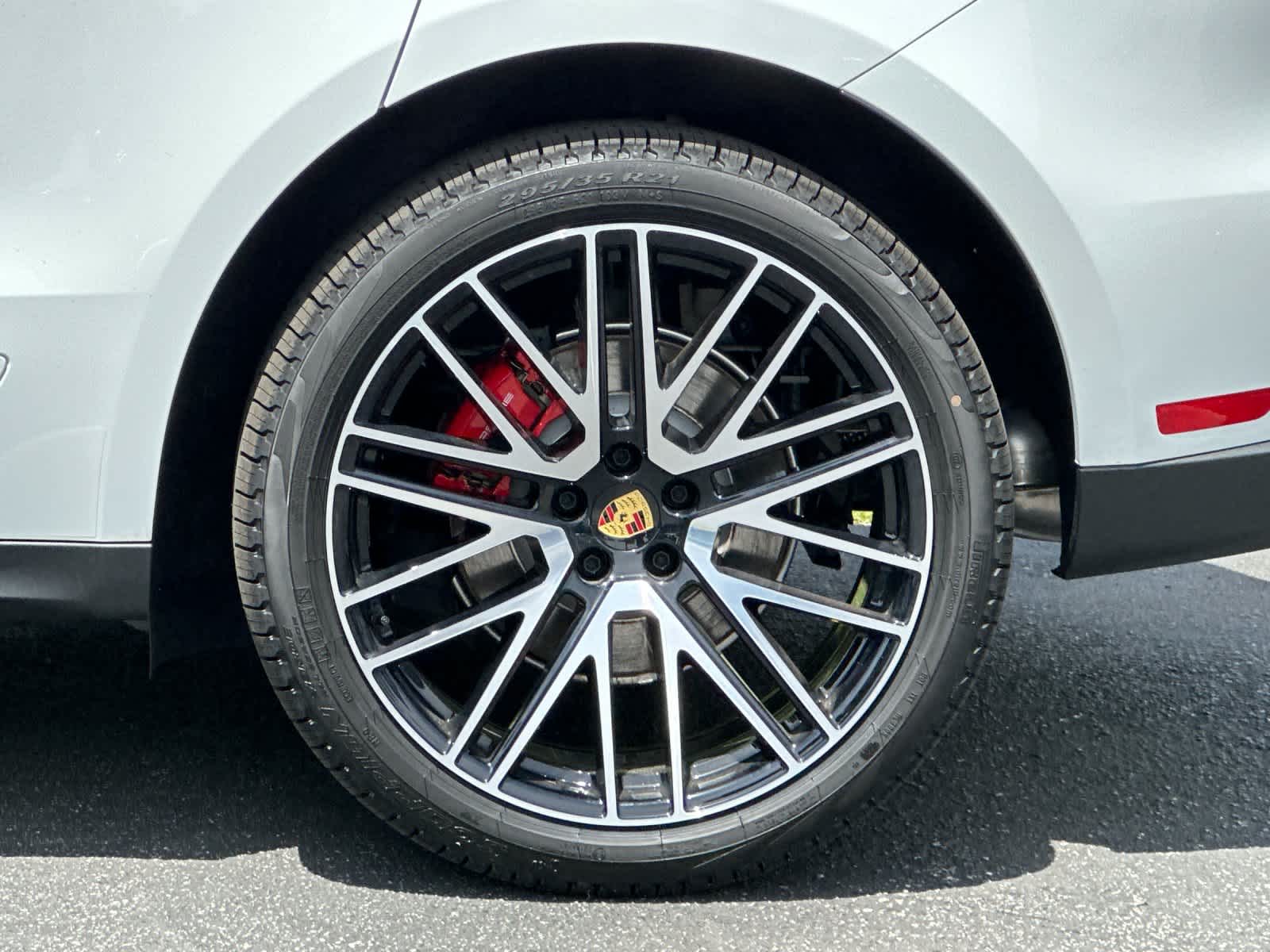 Thumbnail: 2026 Porsche Macan - 31