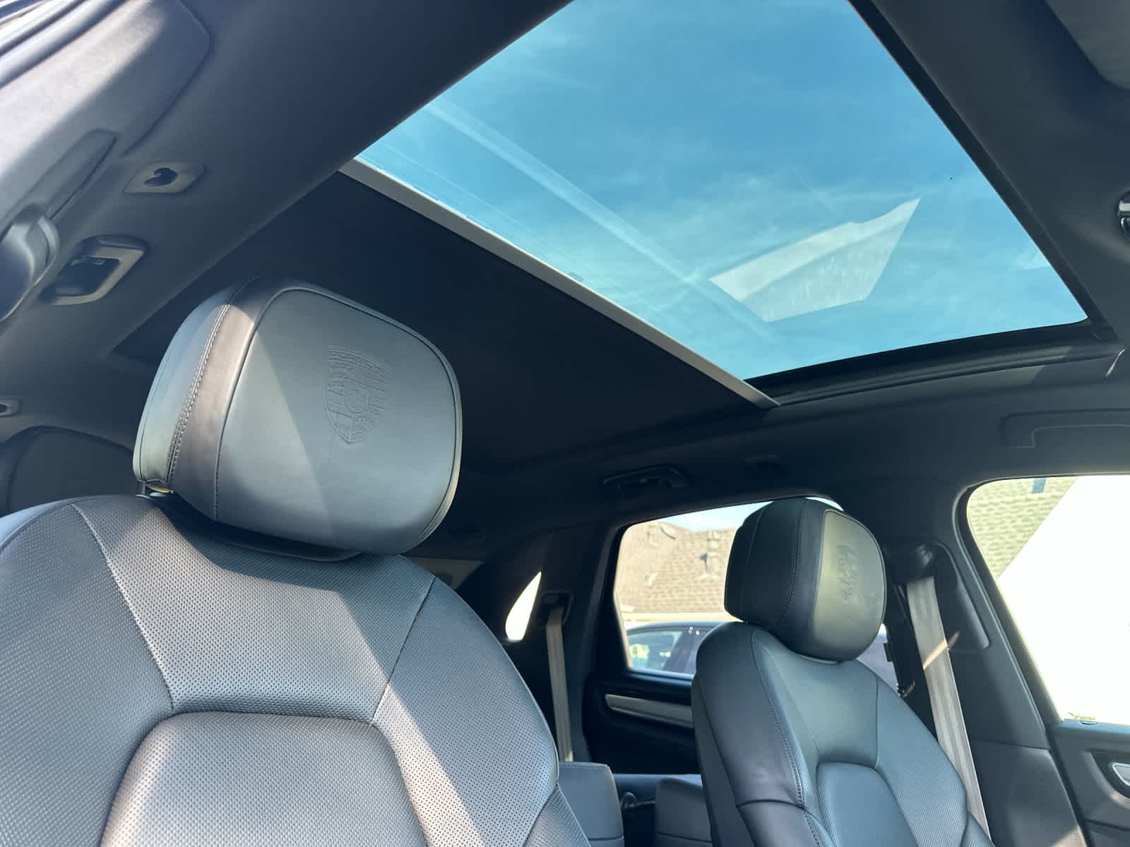 Thumbnail: 2022 Porsche Cayenne - 18