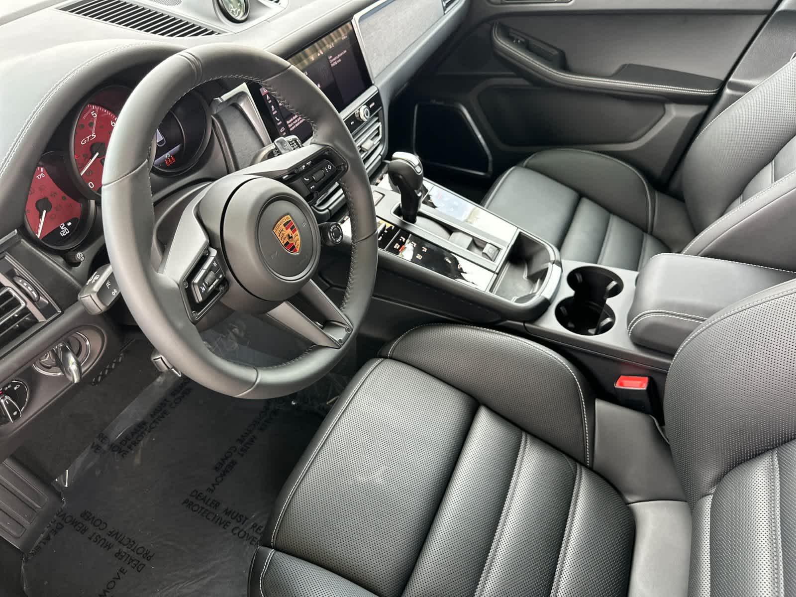 Thumbnail: 2026 Porsche Macan - 4