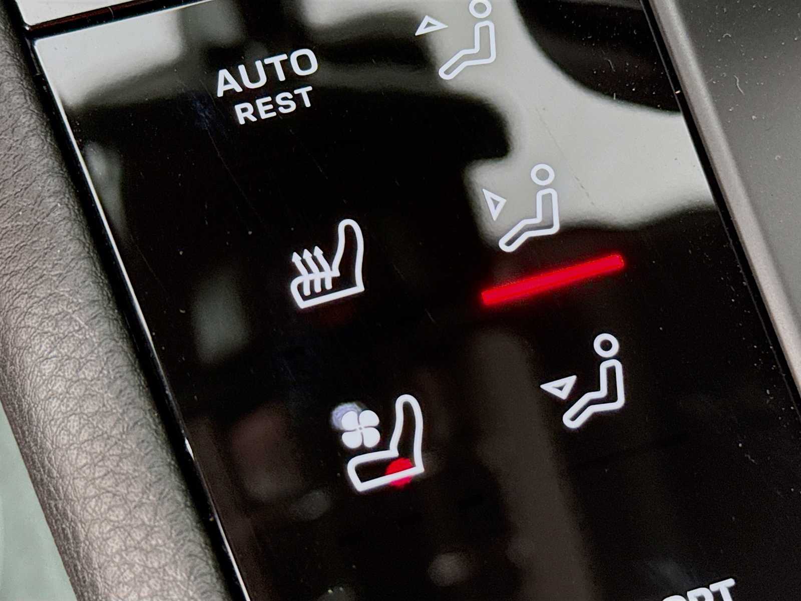 Thumbnail: 2025 Porsche Macan - 16