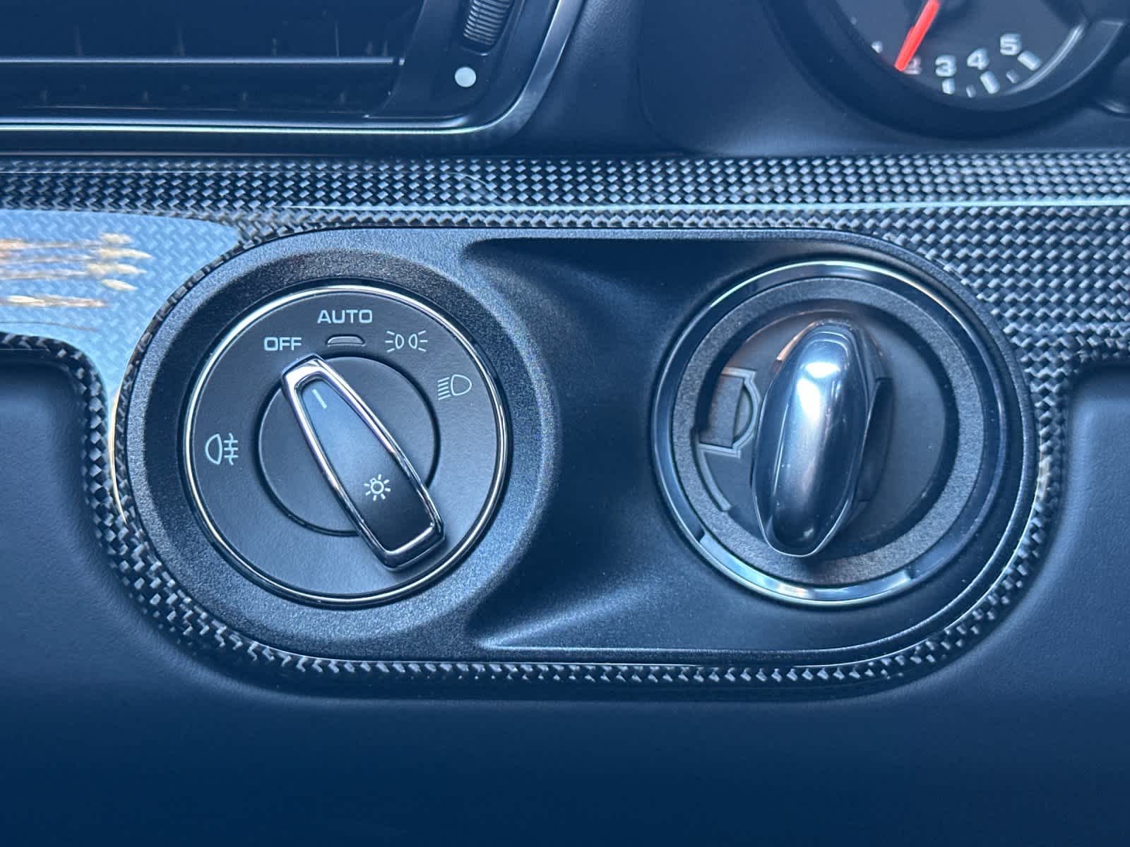 Thumbnail: 2019 Porsche 911 - 26