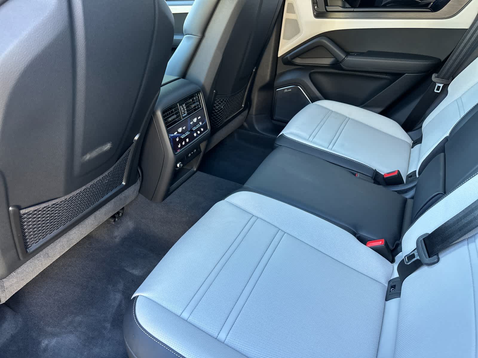 Thumbnail: 2026 Porsche Cayenne - 13