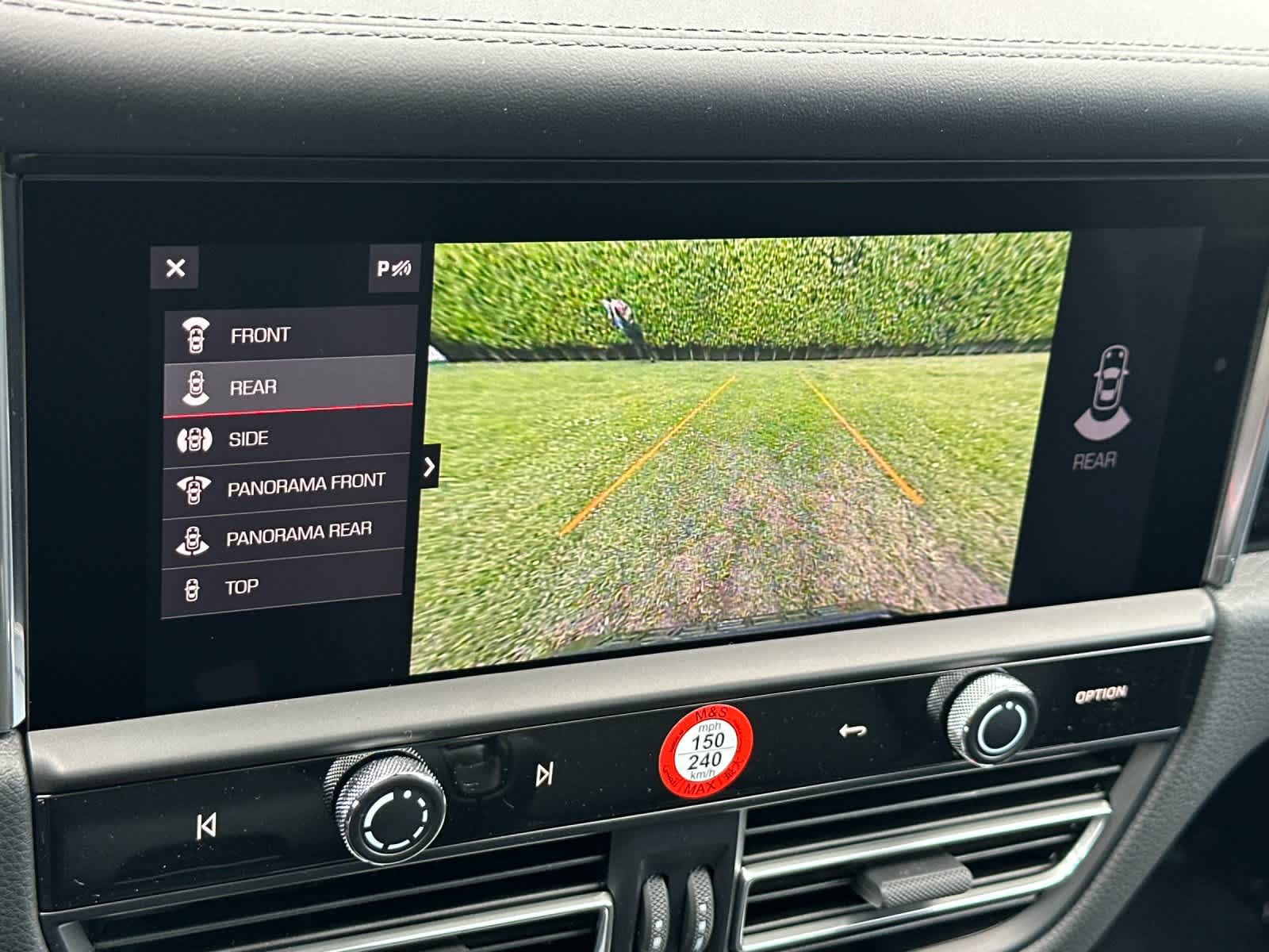 Thumbnail: 2026 Porsche Macan - 23