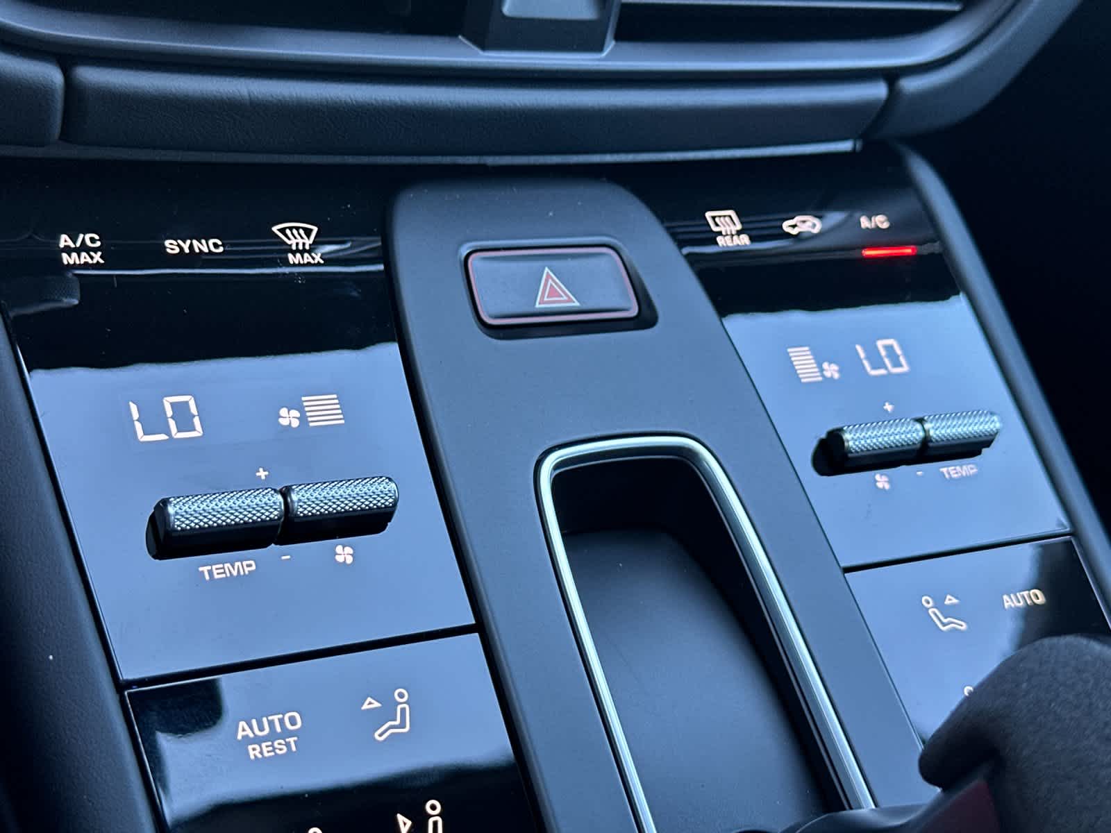 Thumbnail: 2026 Porsche Macan - 24