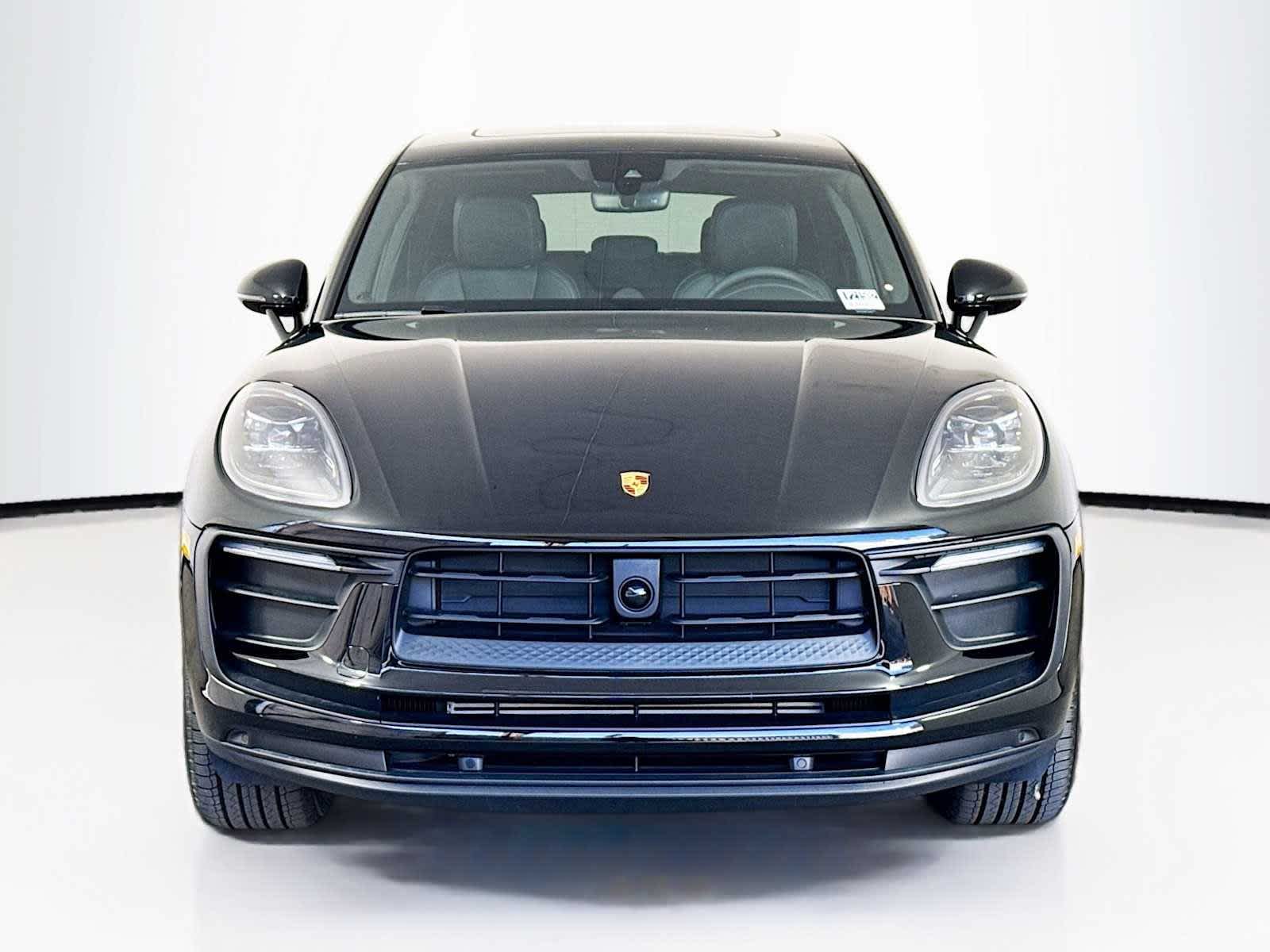 Thumbnail: 2026 Porsche Macan - 6