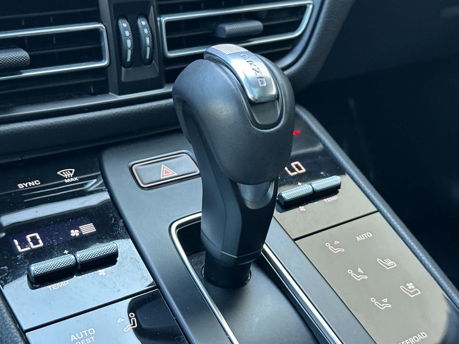 Thumbnail: 2025 Porsche Macan - 24