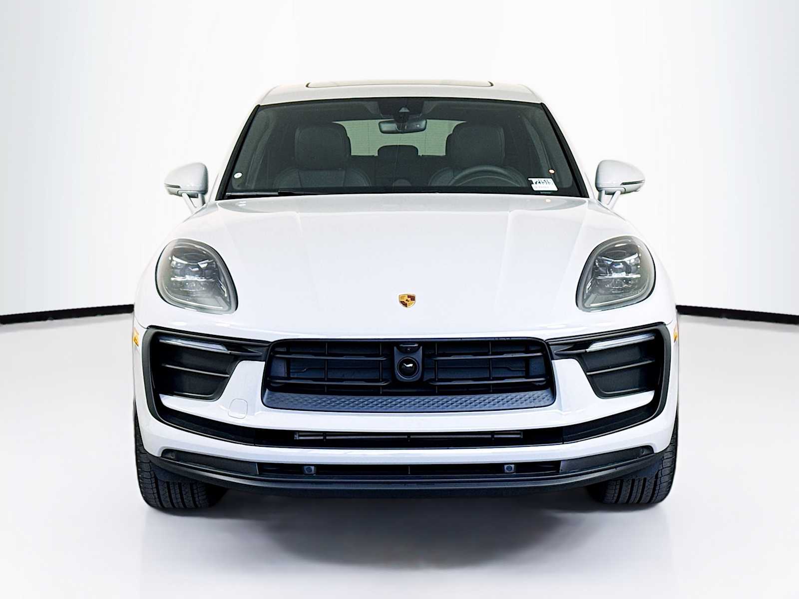 Thumbnail: 2026 Porsche Macan - 6