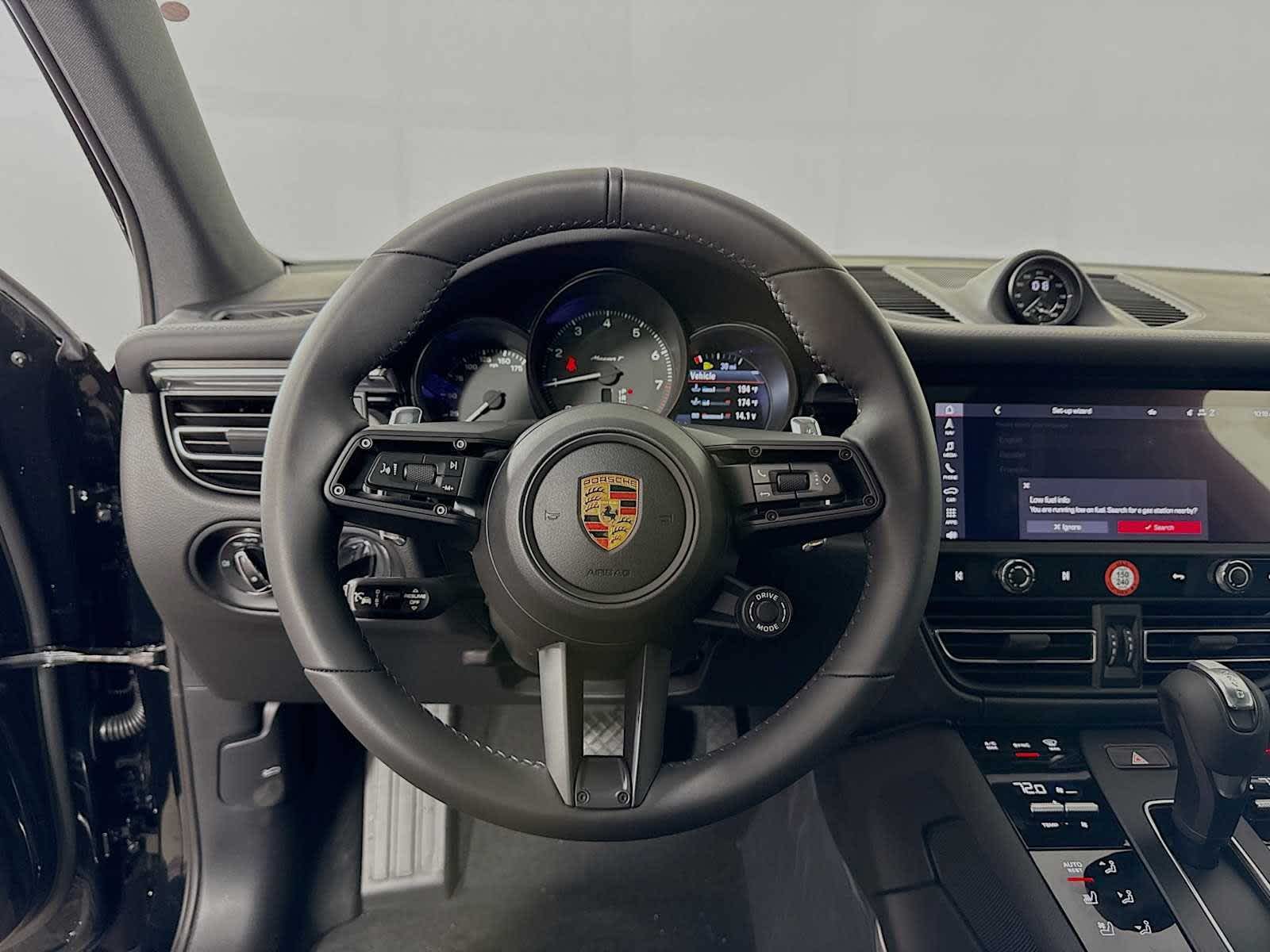 Thumbnail: 2026 Porsche Macan - 12