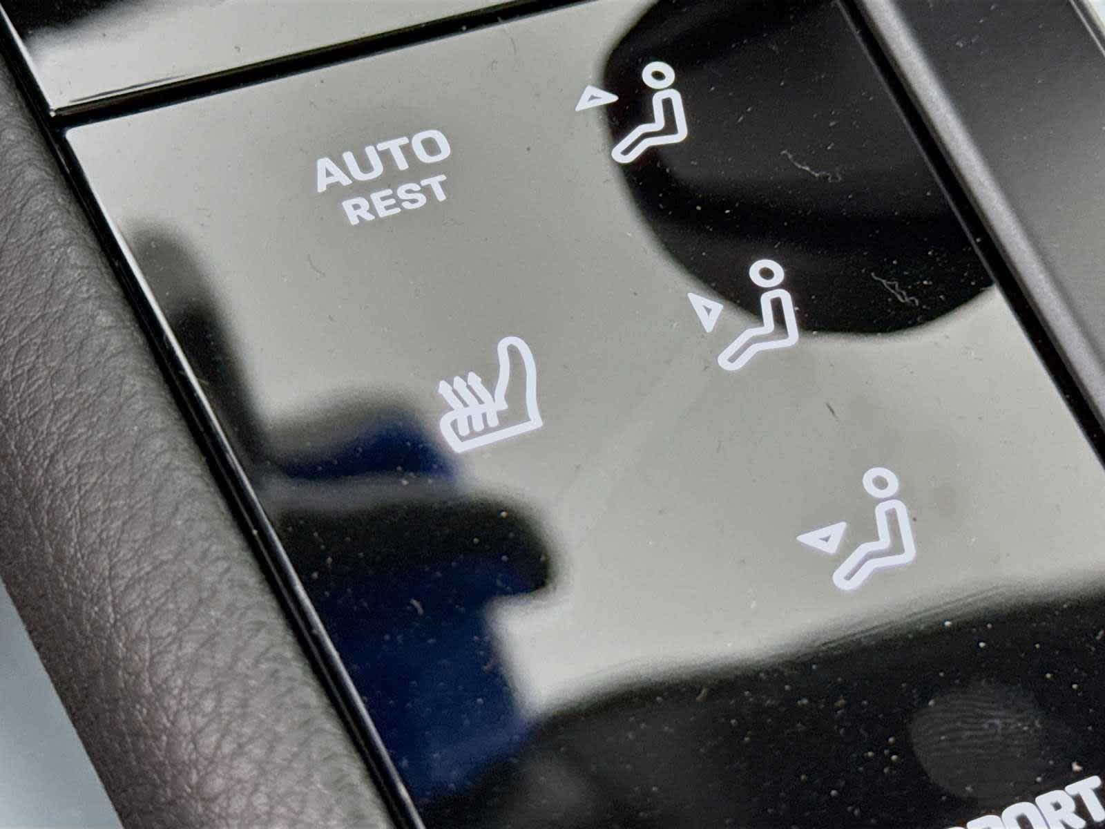 Thumbnail: 2026 Porsche Macan - 16