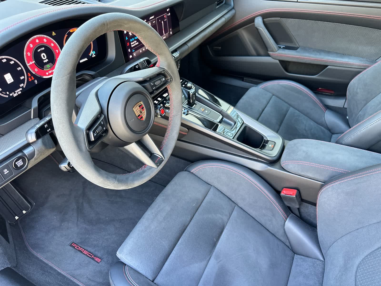 Thumbnail: 2025 Porsche 911 - 4