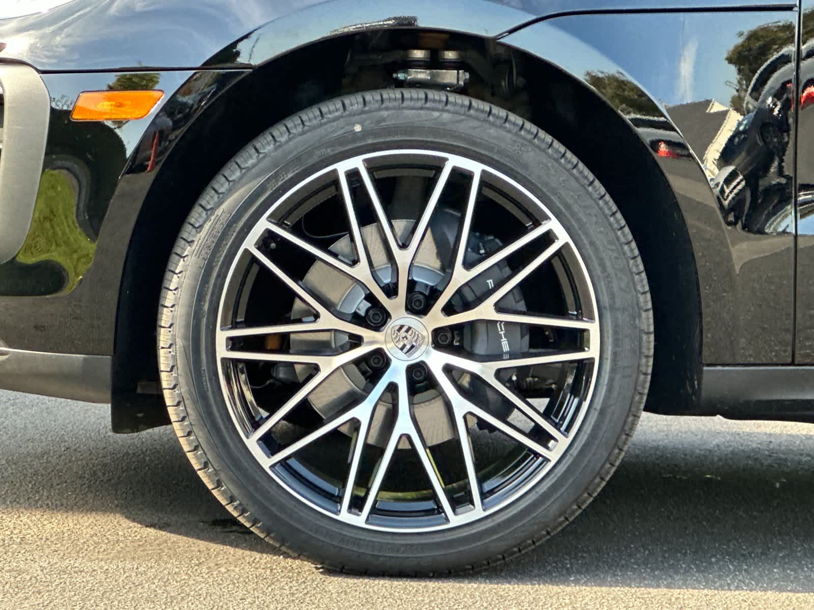 Thumbnail: 2026 Porsche Macan - 30