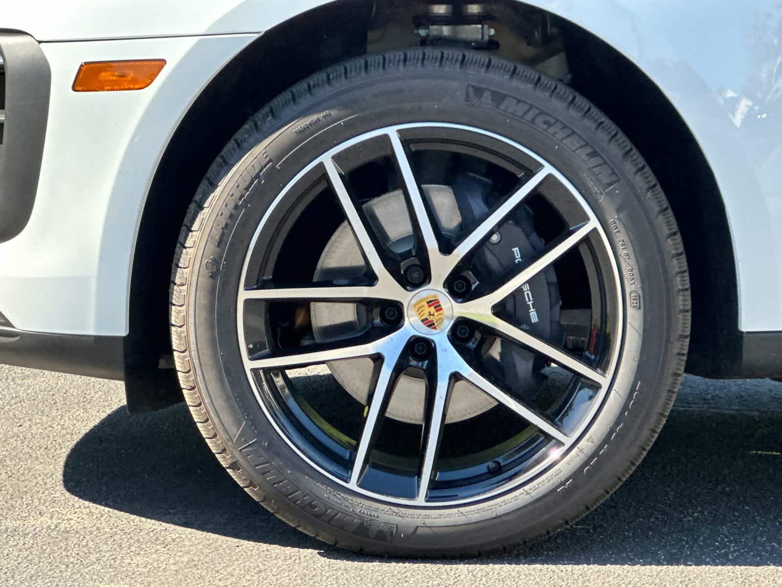 Thumbnail: 2026 Porsche Macan - 31