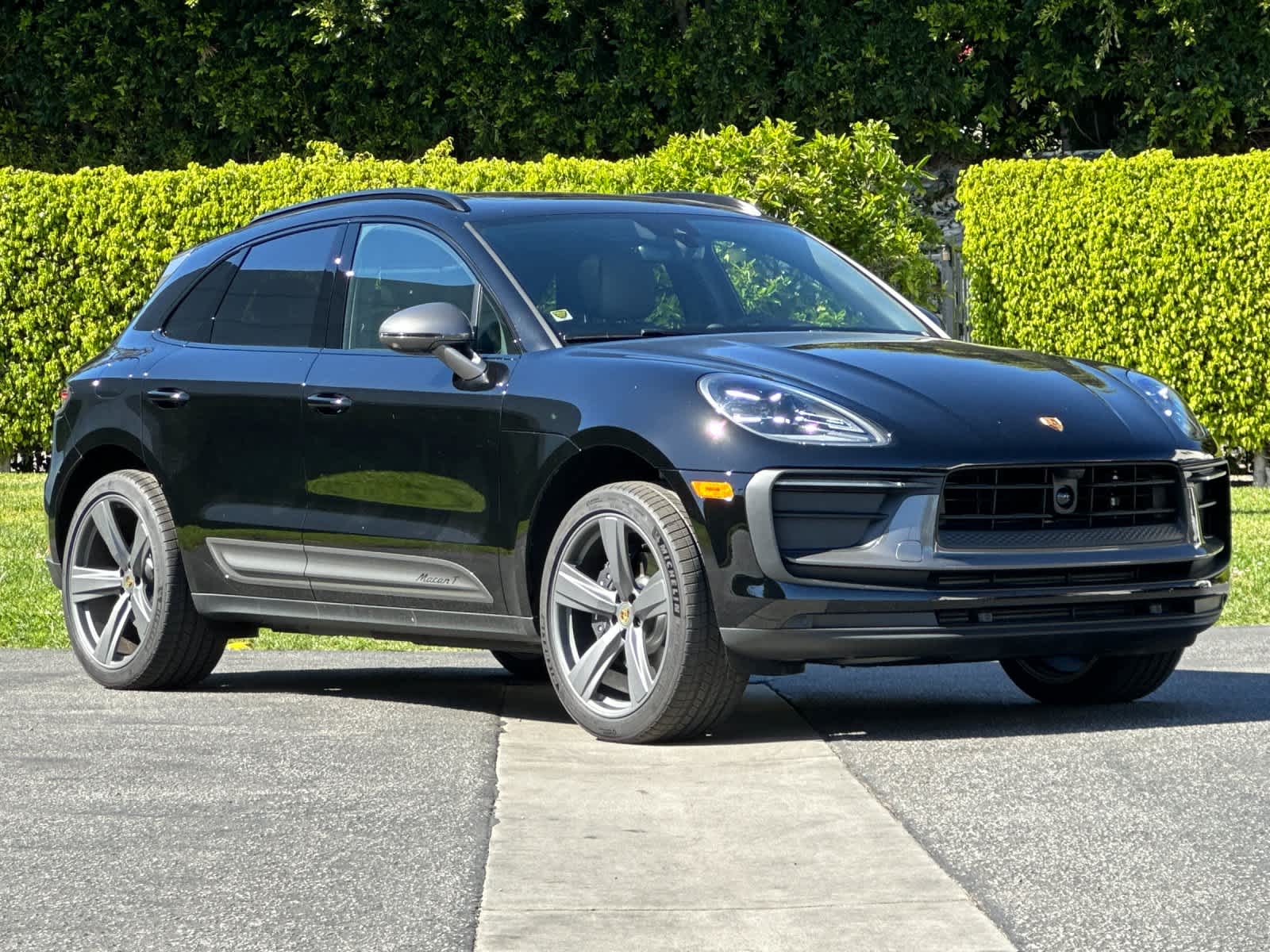 Thumbnail: 2026 Porsche Macan - 10