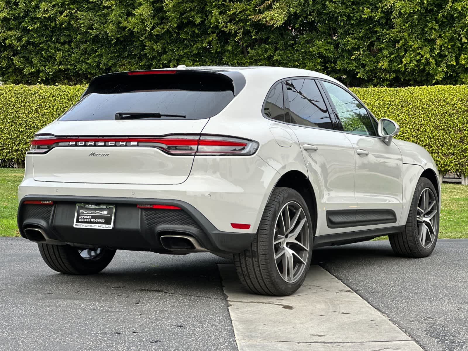 Thumbnail: 2025 Porsche Macan - 8