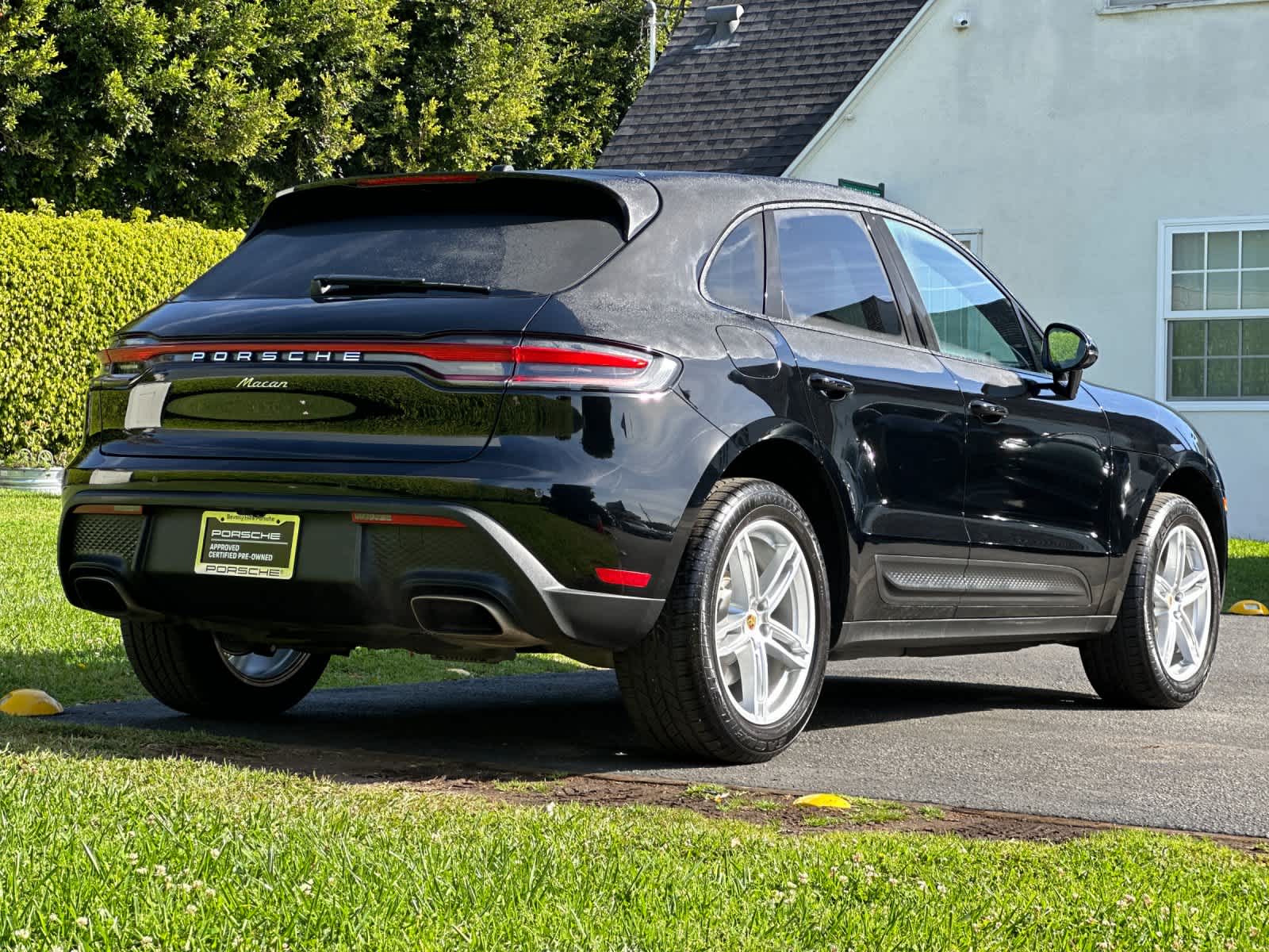 Thumbnail: 2025 Porsche Macan - 8