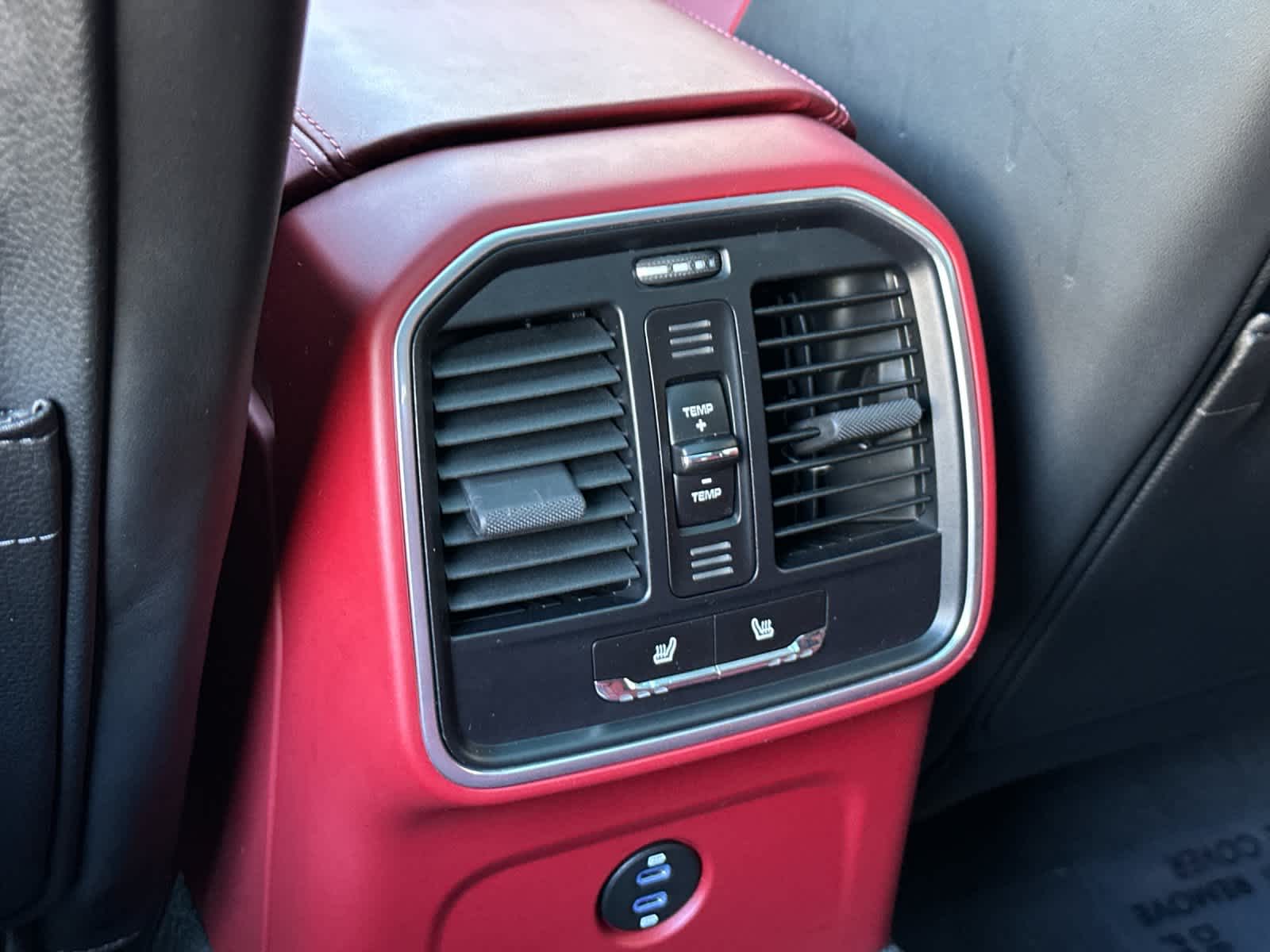 Thumbnail: 2022 Porsche Macan - 14