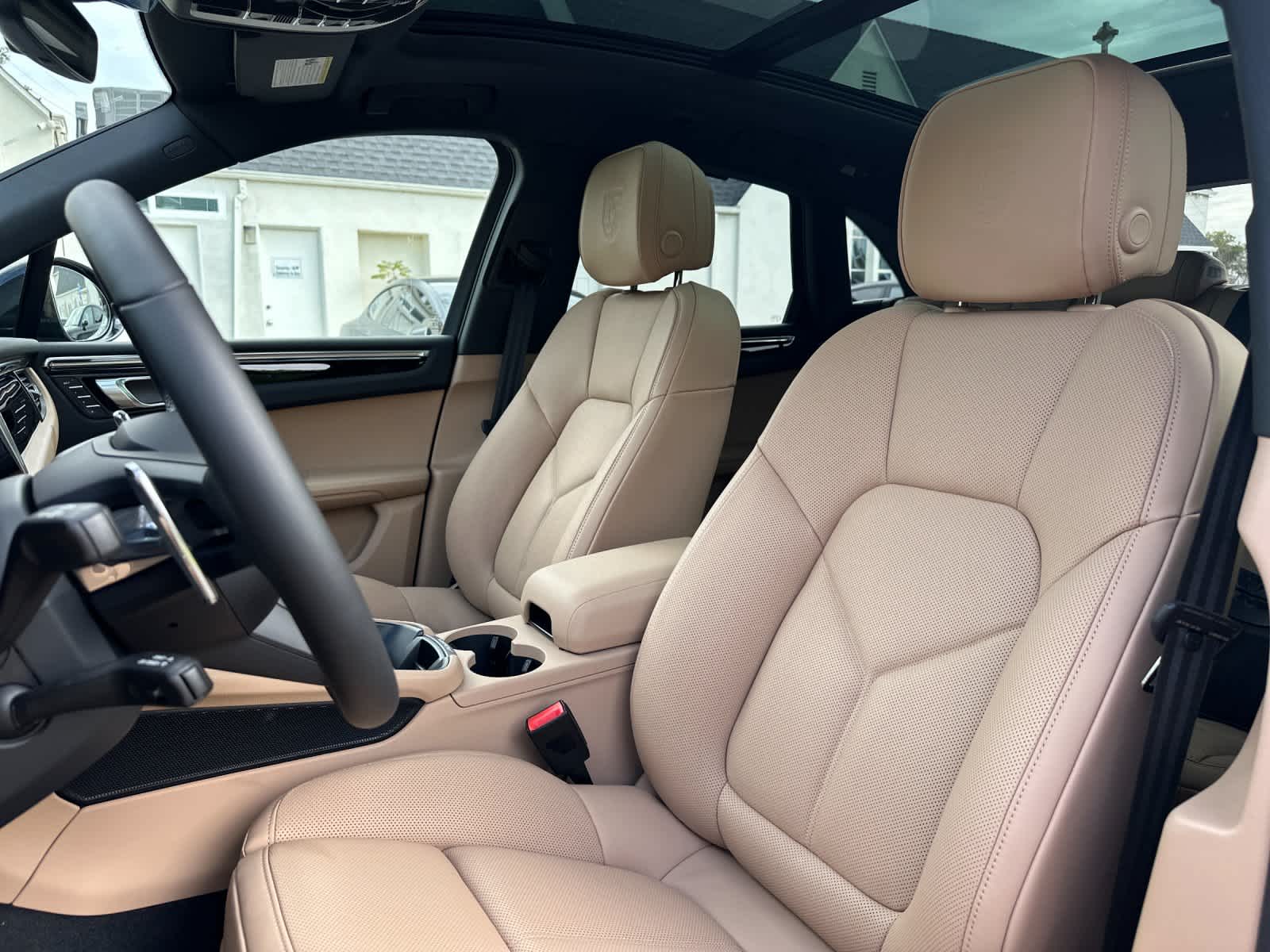 Thumbnail: 2026 Porsche Macan - 5