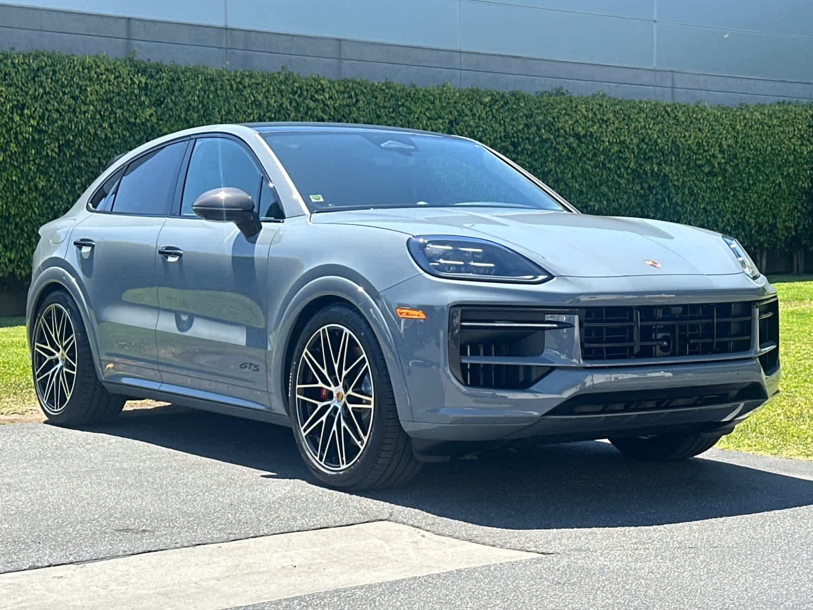 Thumbnail: 2026 Porsche Cayenne - 10