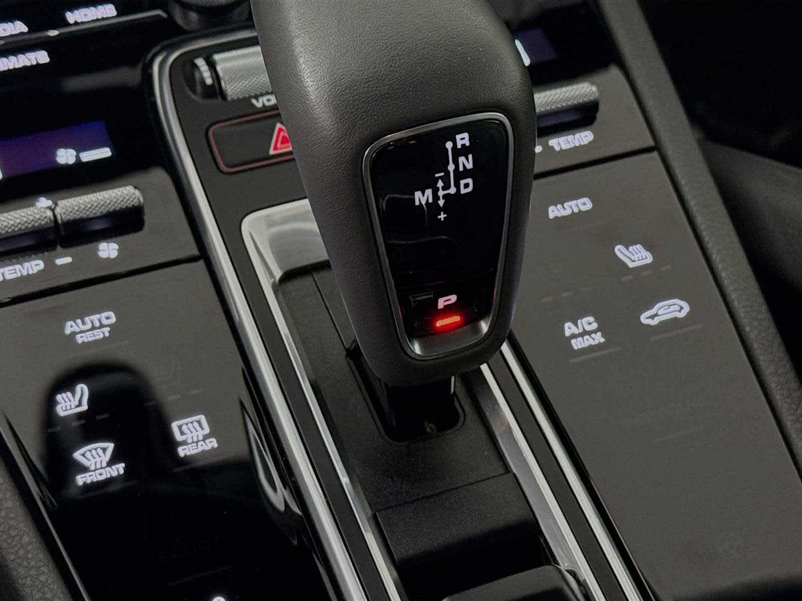 Thumbnail: 2022 Porsche Cayenne - 17