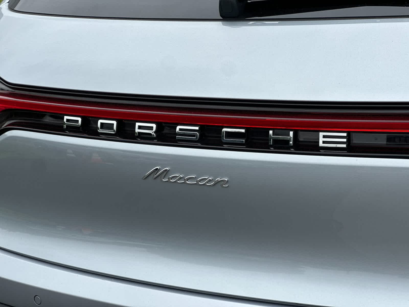 Thumbnail: 2025 Porsche Macan - 32