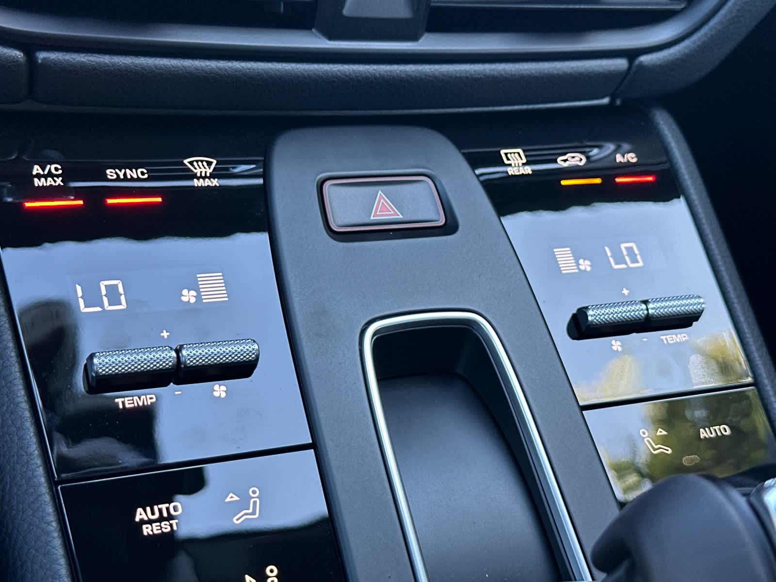 Thumbnail: 2026 Porsche Macan - 24