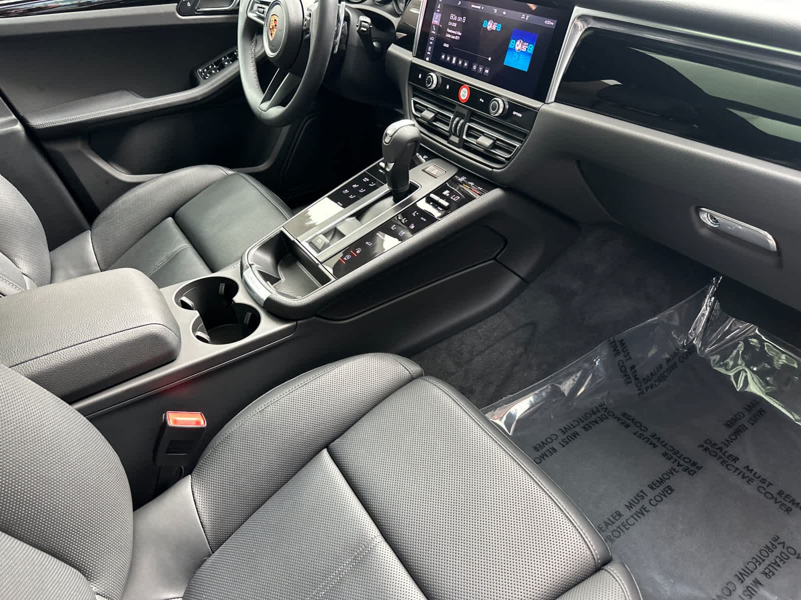 Thumbnail: 2025 Porsche Macan - 17