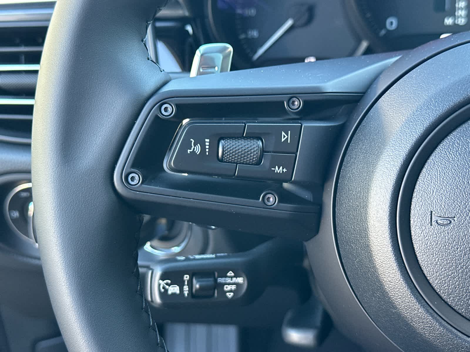 Thumbnail: 2026 Porsche Macan - 27