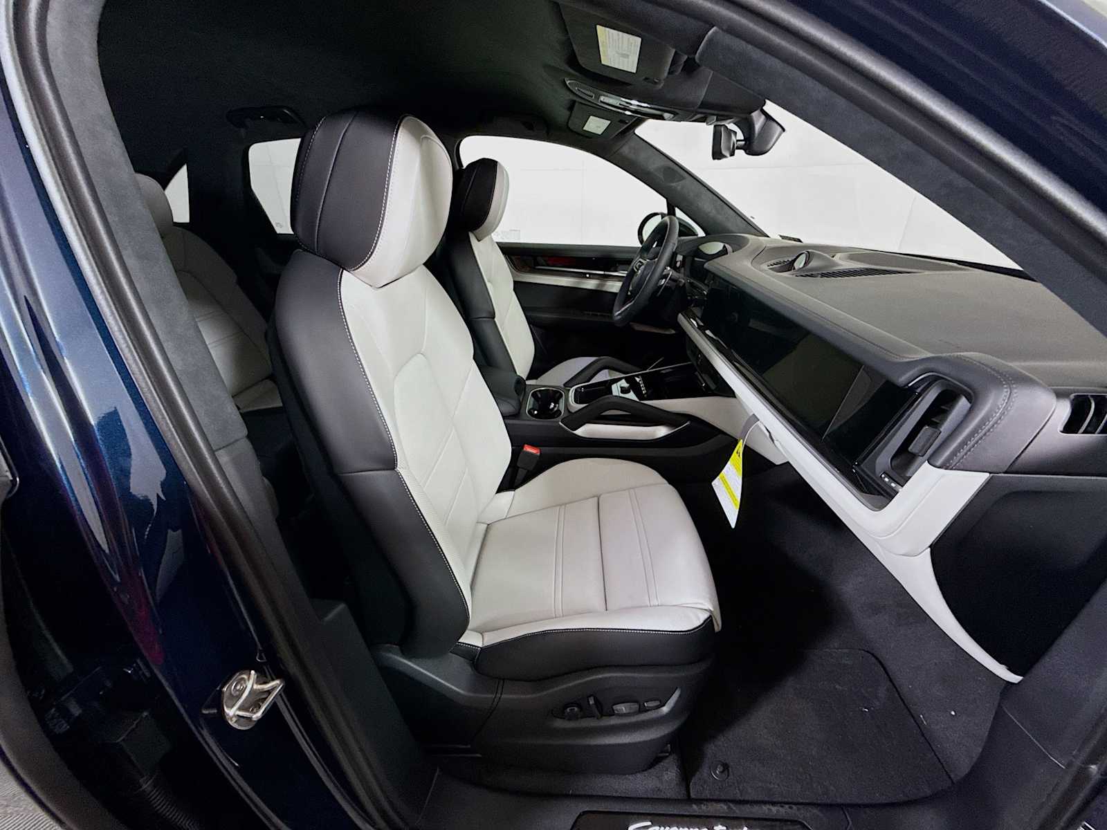 Thumbnail: 2025 Porsche Cayenne - 21