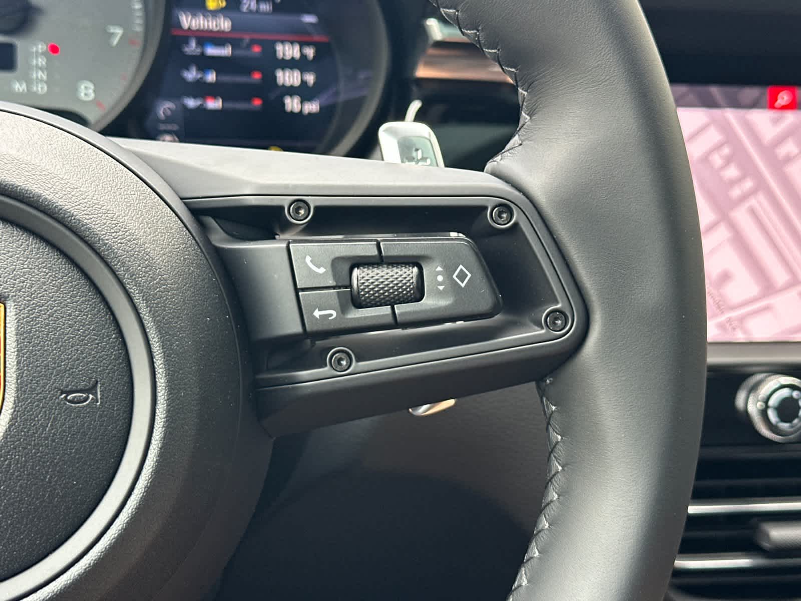 Thumbnail: 2026 Porsche Macan - 28