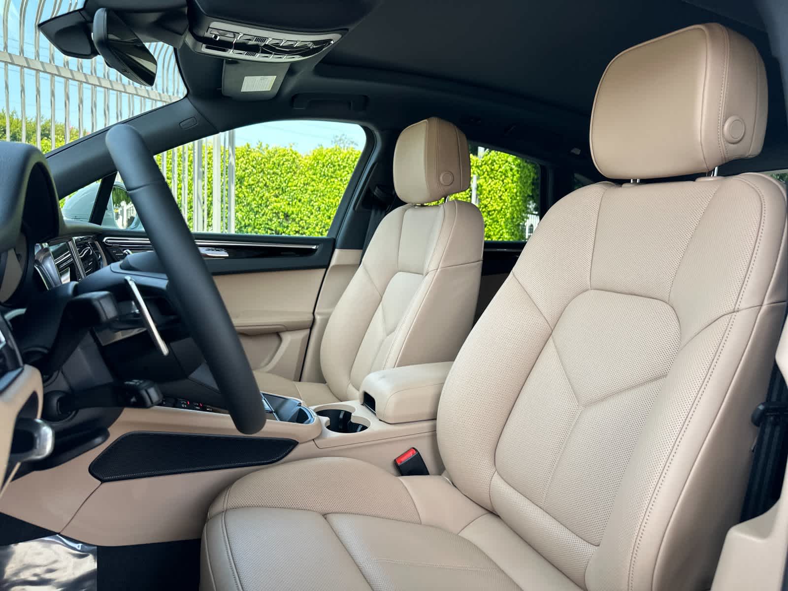 Thumbnail: 2026 Porsche Macan - 5