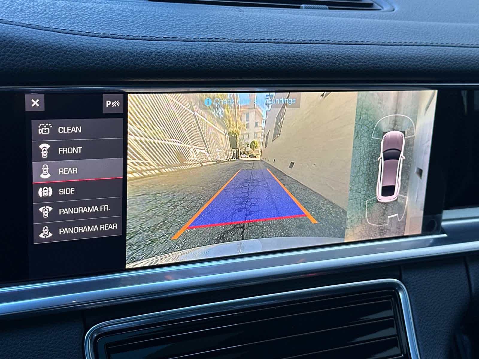 Thumbnail: 2021 Porsche Panamera - 22