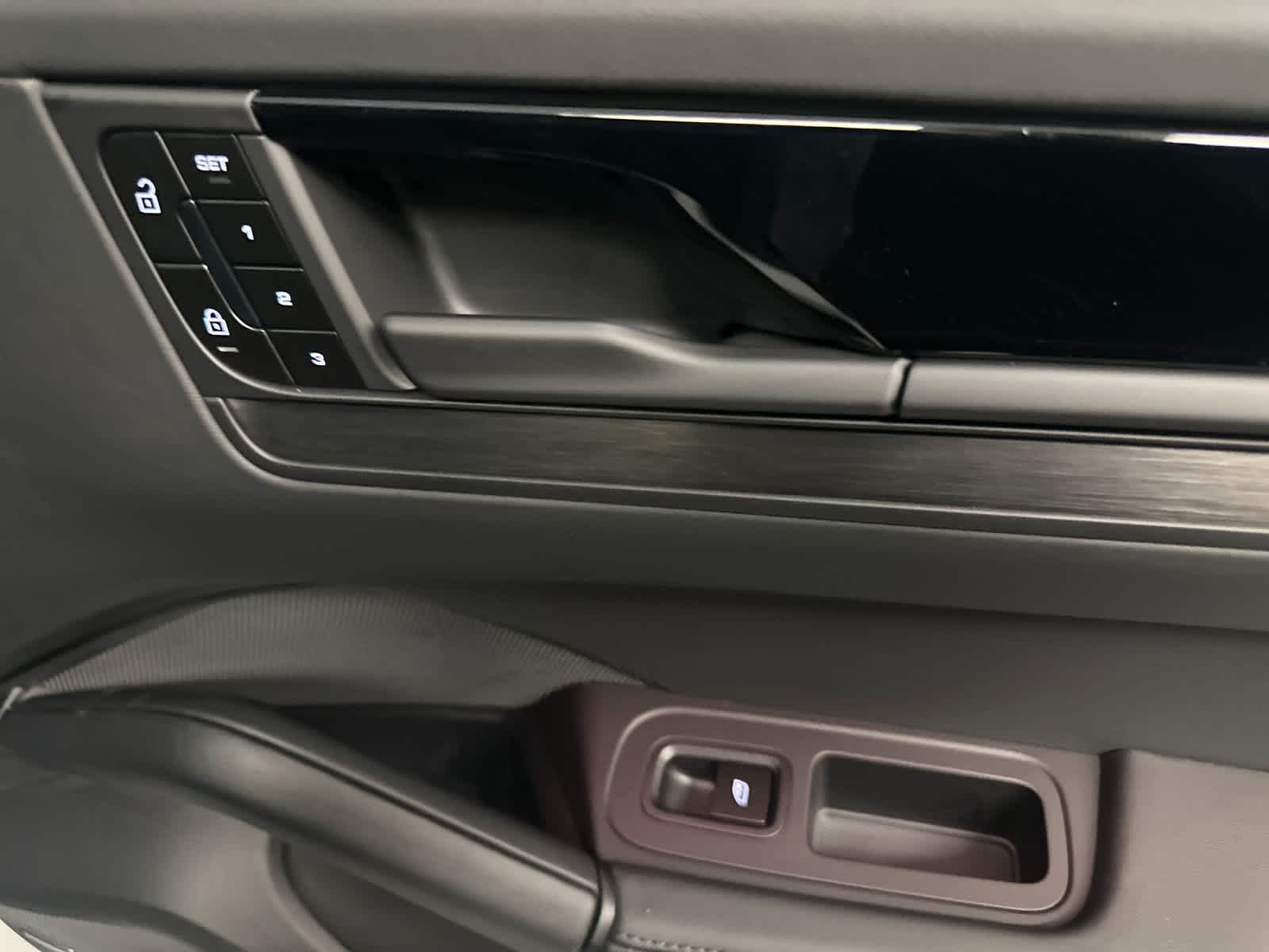 Thumbnail: 2026 Porsche Cayenne - 19