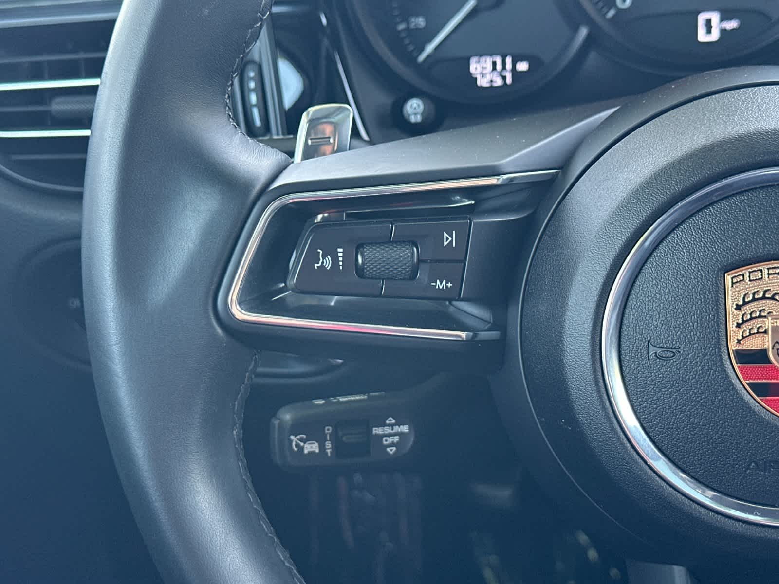 Thumbnail: 2025 Porsche Macan - 25