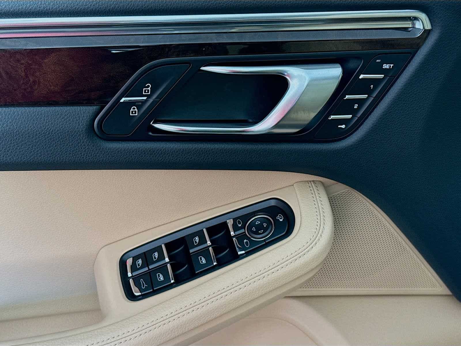 Thumbnail: 2026 Porsche Macan - 14