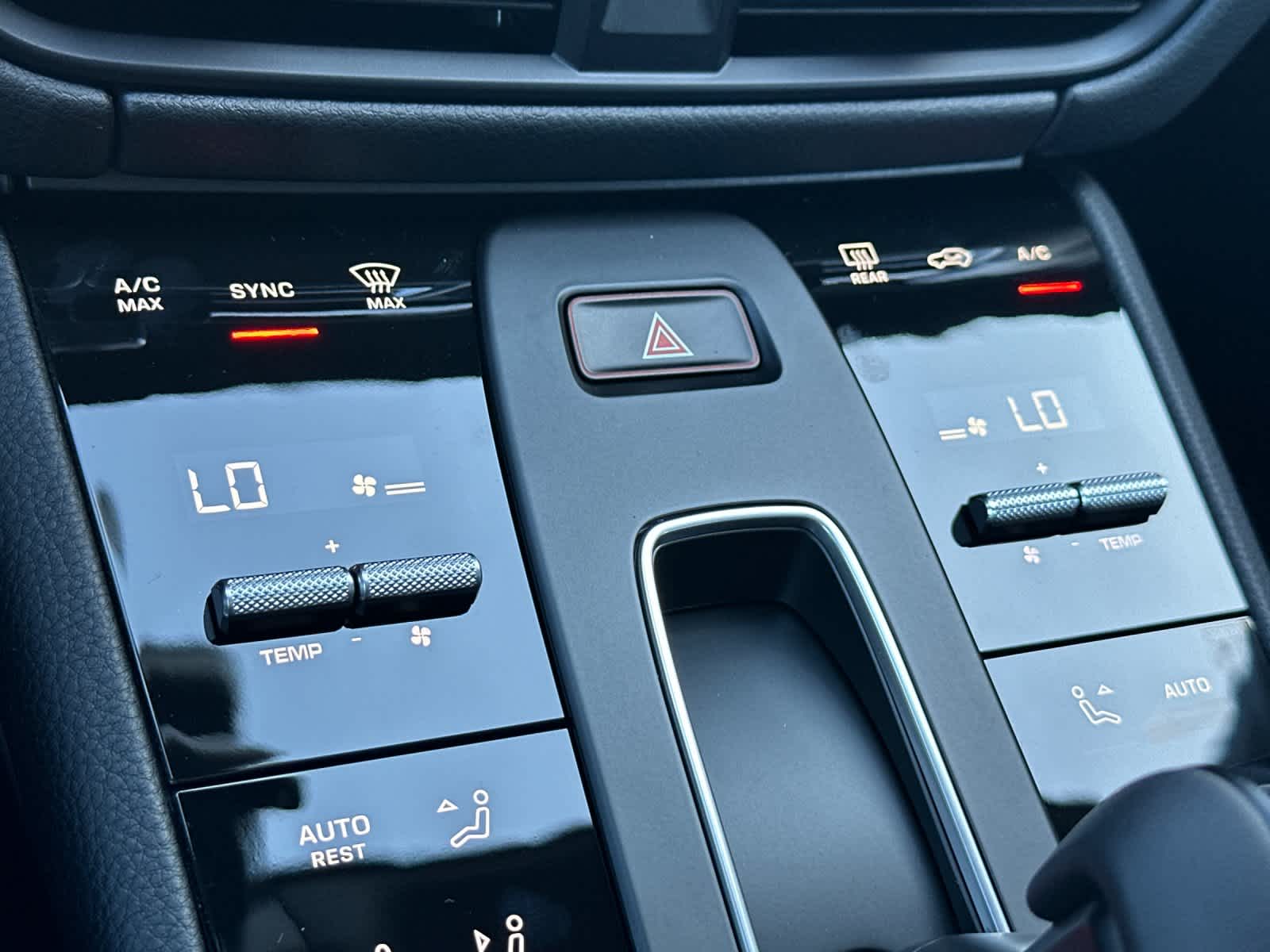 Thumbnail: 2026 Porsche Macan - 24